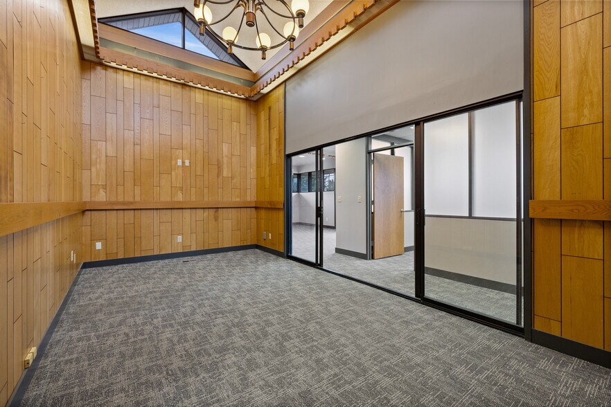 More Photos Of 7820-7822 27th St W, University Place Medical For Lease