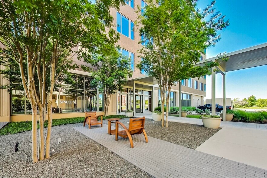 More Photos Of 550 Reserve St, Southlake Loft Creative Space For Lease