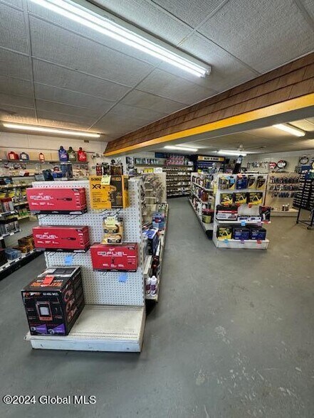 More Photos Of 21419 Rt-22, Hoosick Falls Auto Repair For Sale