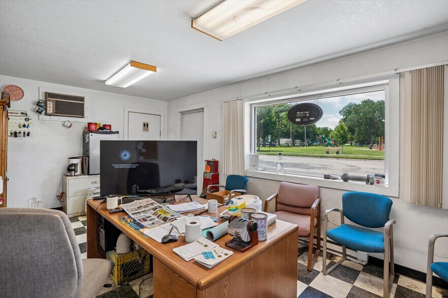 More Photos Of 215 S Division St, Stuart Warehouse For Sale