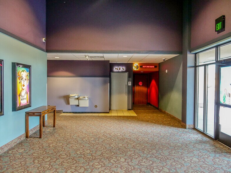 More Photos Of 1101 SW Highway 97, Madras Theater Concert Hall For Sale