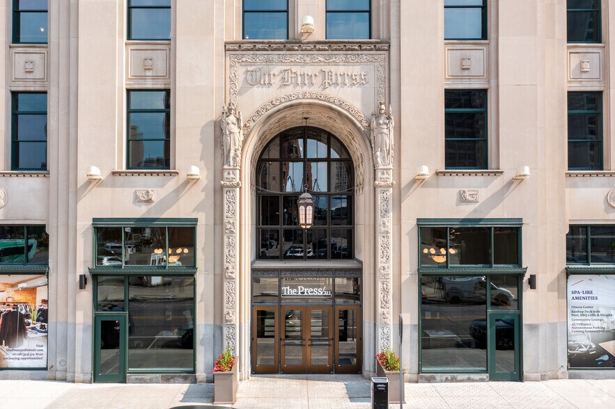 More Photos Of 321 W Lafayette Ave, Detroit Office For Lease