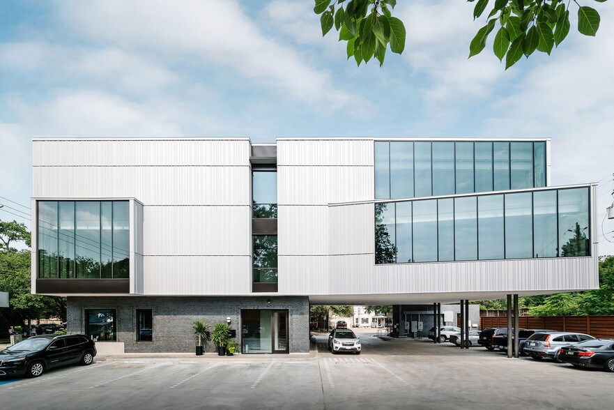 More Photos Of 2132 Bissonnet St, Houston Office For Lease