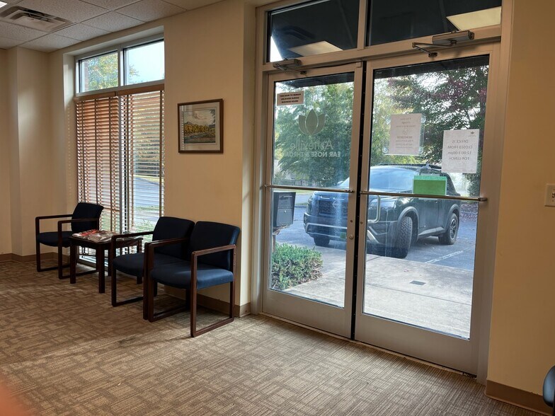 More Photos Of 188 Medical Park Dr, Brevard Medical For Lease