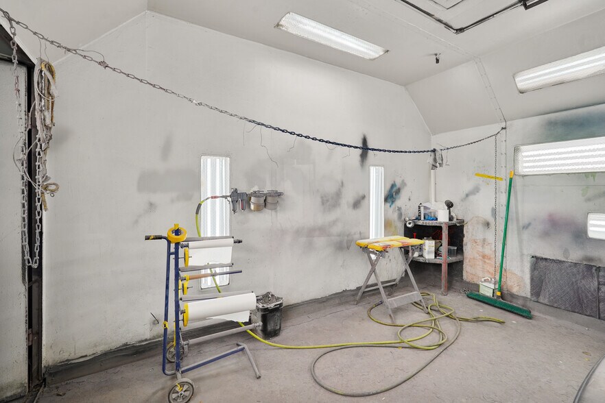 More Photos Of 245 24th St, Richmond Auto Repair For Sale