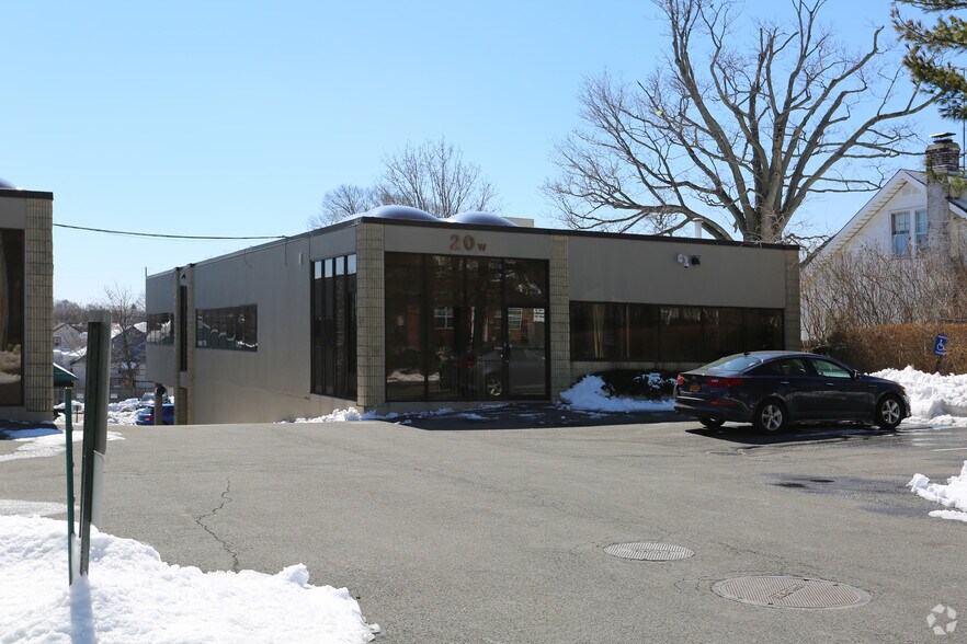 More Photos Of 20 Vanderventer Ave, Port Washington Office For Lease