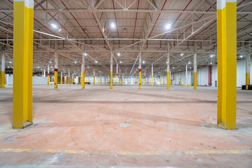 More Photos Of 1101 N Center Rd, Flint Manufacturing For Lease