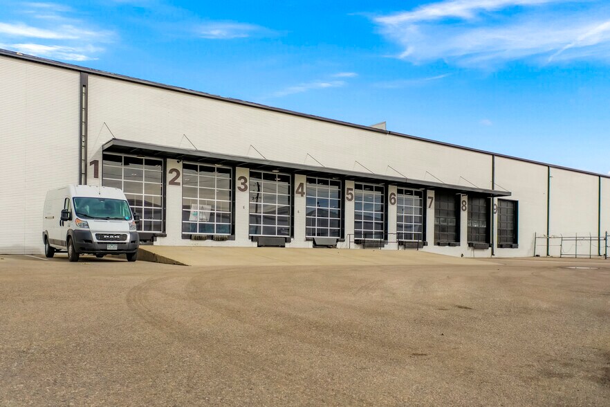 More Photos Of 4800 Dahlia St, Denver Warehouse For Lease