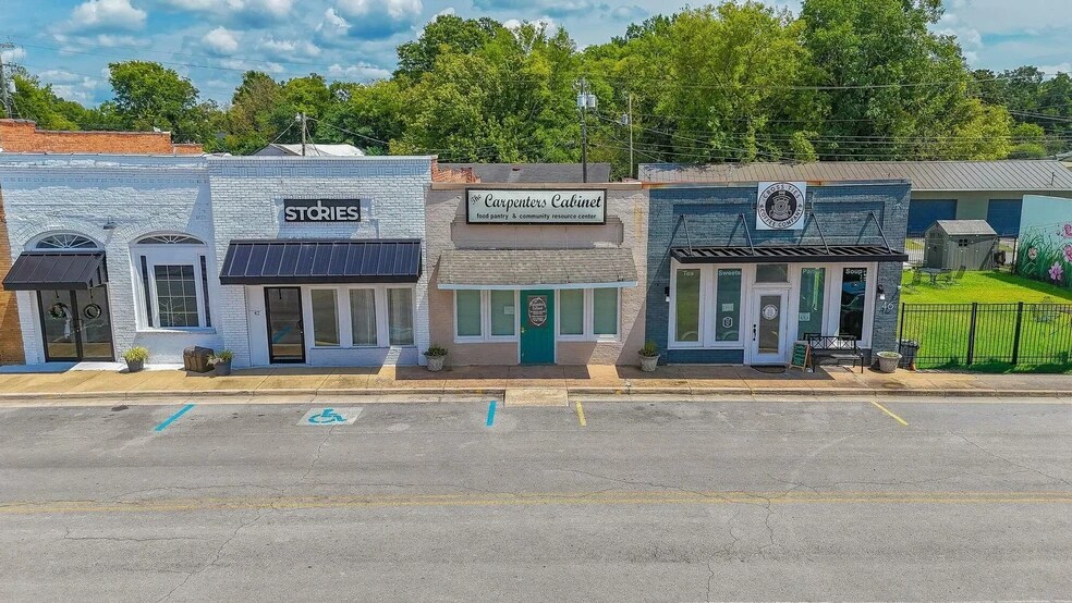 More Photos Of 46 Railroad Ave, Falkville Storefront For Sale
