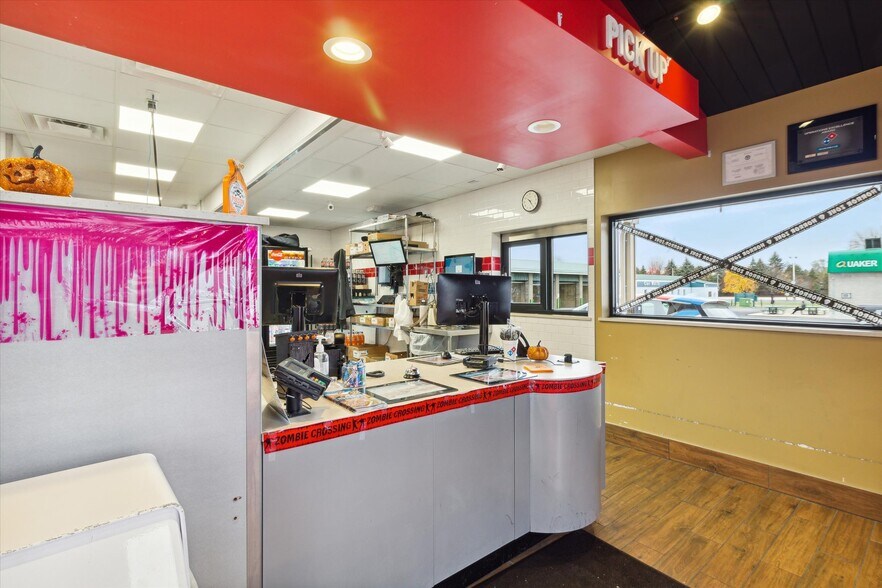 More Photos Of 1380 Wright Ave, Alma Freestanding For Sale