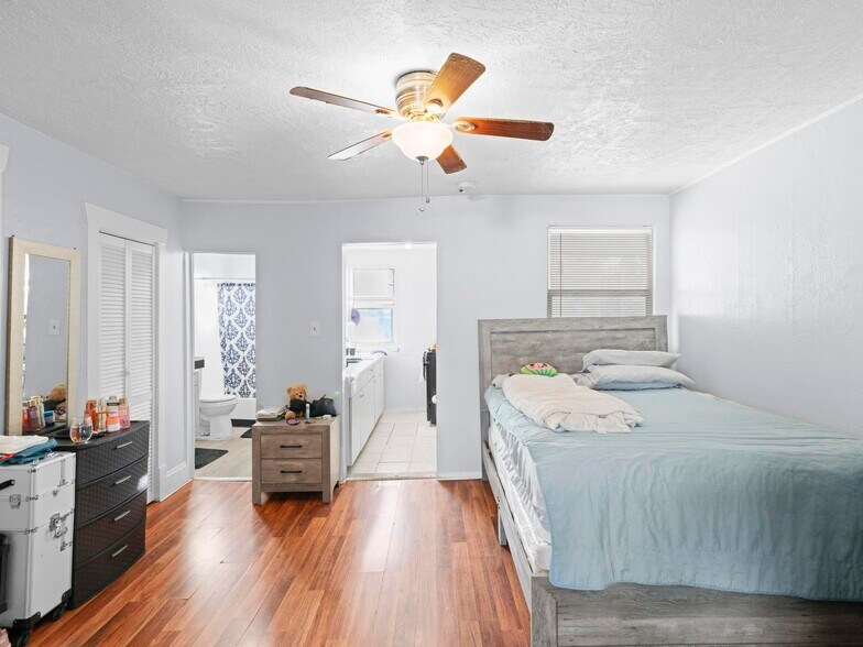More Photos Of 127 W Mead Ave, Salt Lake City Apartments For Sale