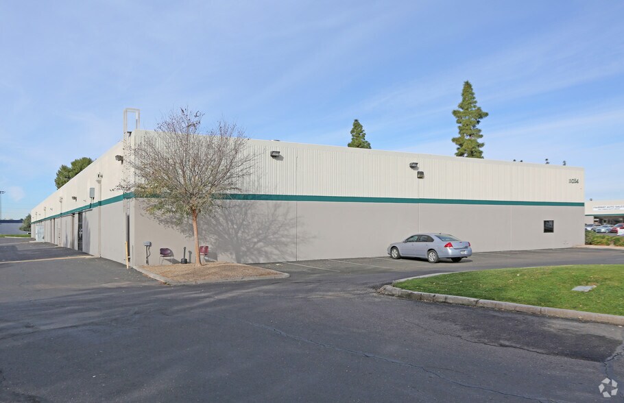 More Photos Of 11034 N 23rd Dr, Phoenix Warehouse For Lease