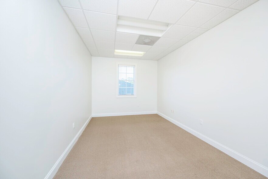 More Photos Of 14411 Justice Rd, Midlothian Medical For Lease