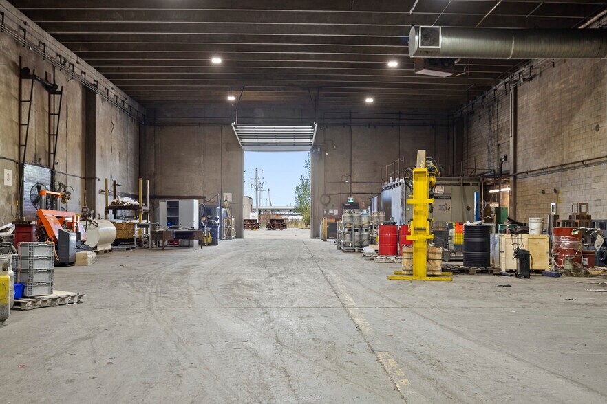 More Photos Of 805 Boul Alphonse-Deshaies, Bécancour Industrial For Sale