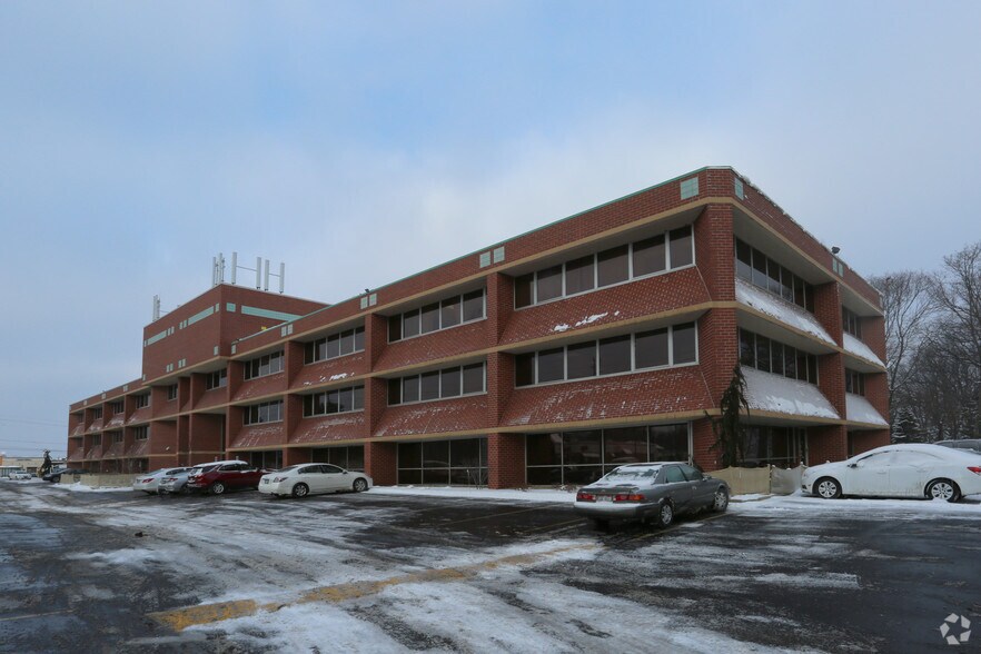 Primary Photo Of 1440 Rockside Rd, Parma Medical For Lease