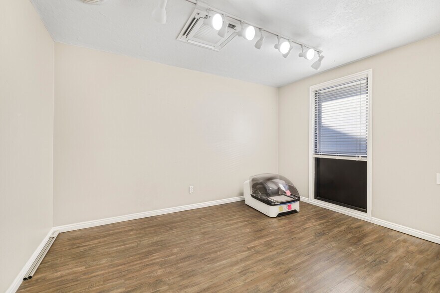 More Photos Of 1190 Lincoln Rd, Idaho Falls Office For Sale