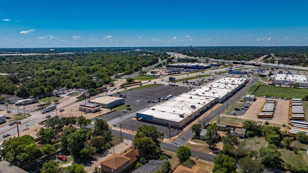 More Photos Of I-35 & Waco Dr, Waco Land For Lease