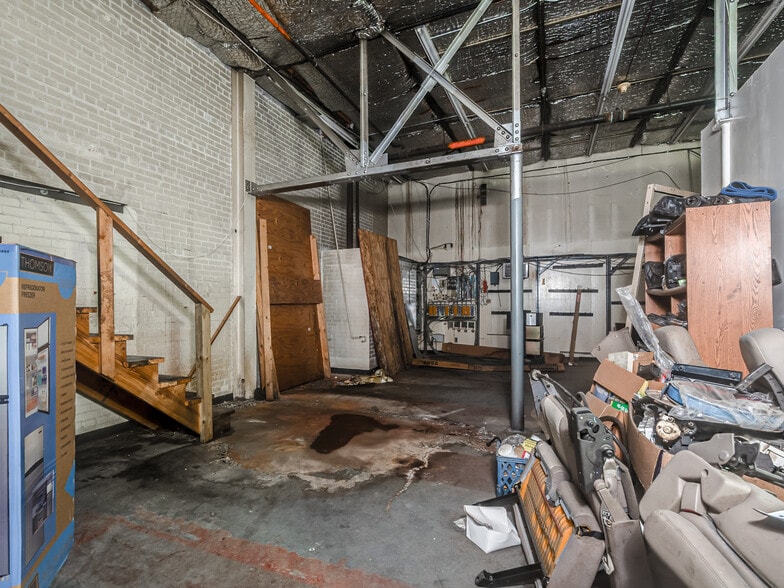 More Photos Of 2812 S Walker Ave, Oklahoma City Auto Dealership For Sale