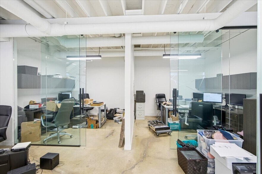 More Photos Of 3444 E Anaheim St, Long Beach Office For Sale