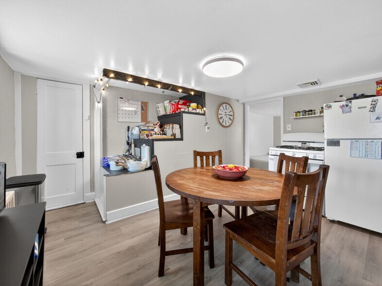 More Photos Of 1434-1436 W Broad St, Quakertown Office For Sale