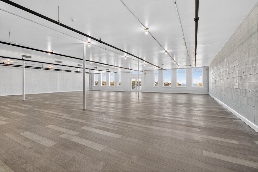 More Photos Of 17 W Front St, Keyport General Retail For Lease