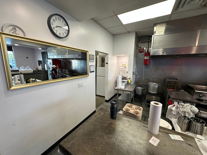 More Photos Of 4100 Central Ave SW, Albuquerque Fast Food For Sale