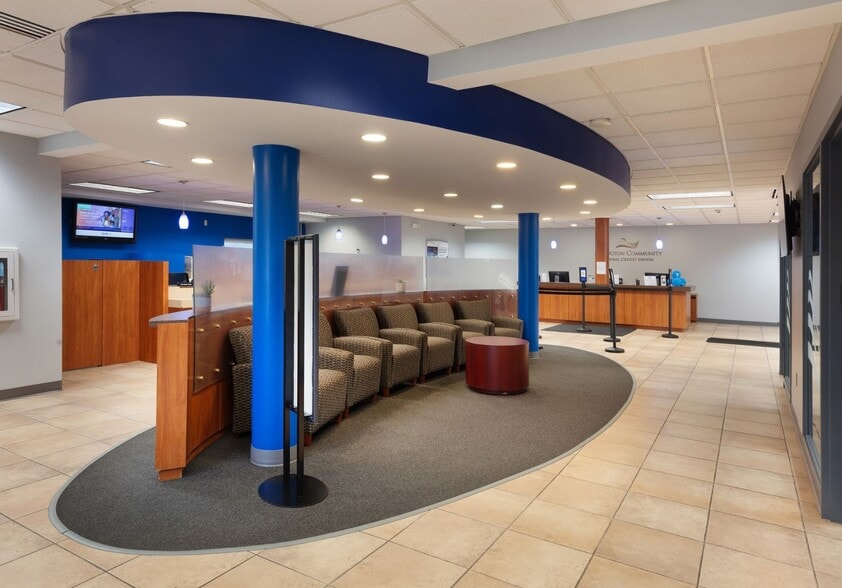 More Photos Of 2130 N Glebe Rd, Arlington Freestanding For Sale