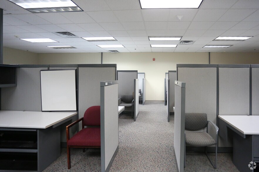 More Photos Of 2070 Little Hills Expy, Saint Charles Office For Sale