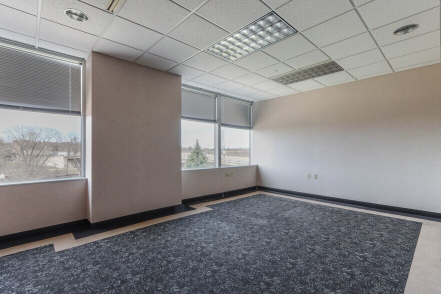 More Photos Of 11 Scott St, Wausau Office For Lease