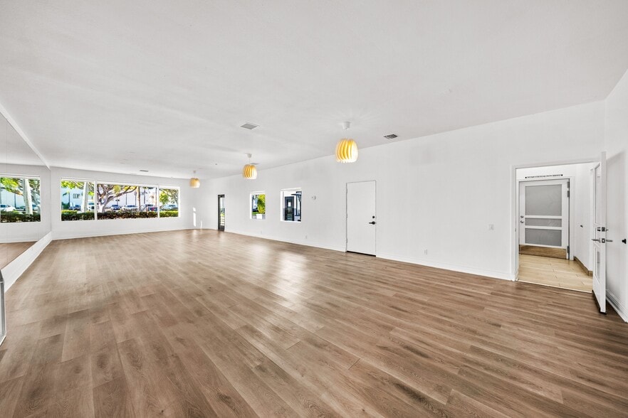 More Photos Of 3732-3734 E Coast Hwy, Corona Del Mar Storefront Retail Residential For Lease