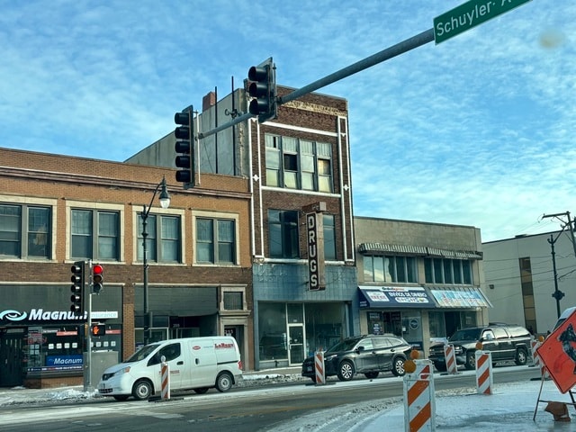 Primary Photo Of 217 E Court St, Kankakee General Retail For Sale