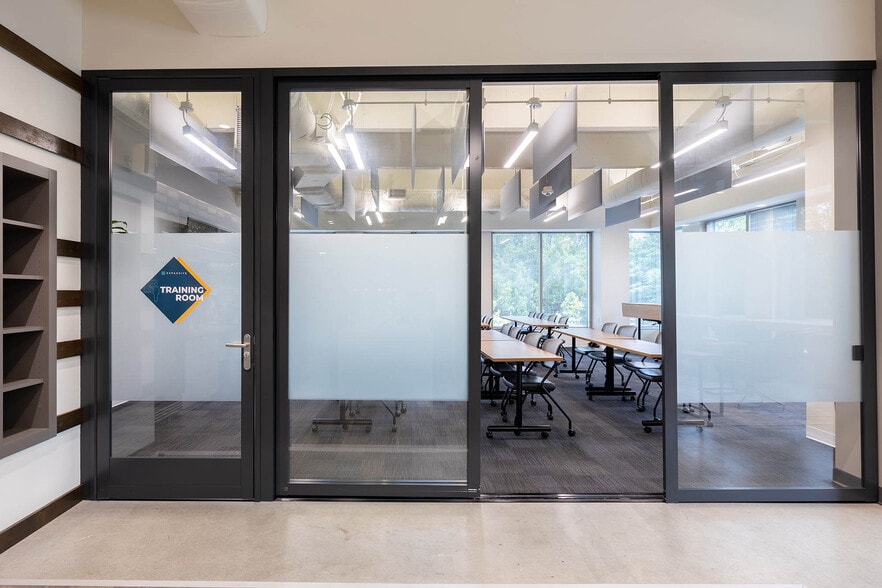 More Photos Of 121 Perimeter Ctr W, Atlanta Coworking Space