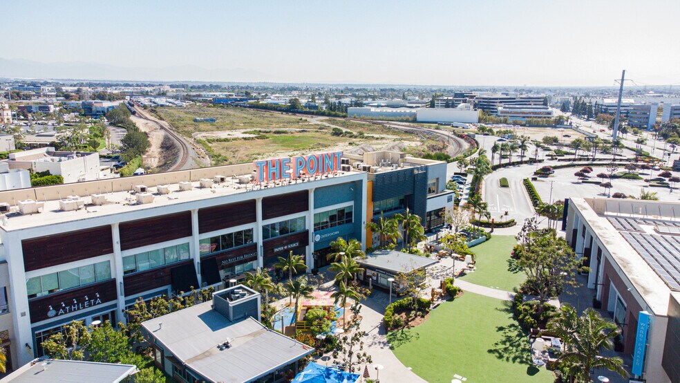 More Photos Of 830 S Pacific Coast Hwy, El Segundo Storefront Retail Office For Lease