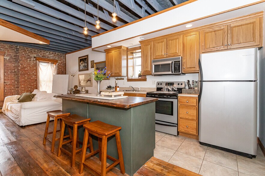 More Photos Of 611 Main St, Jewell Storefront Retail Residential For Sale