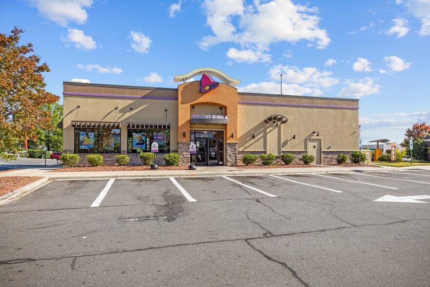 More Photos Of 9015 S Tryon St, Charlotte Fast Food For Sale