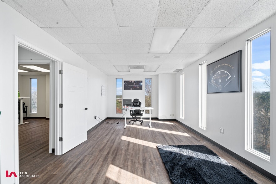 More Photos Of 3301 Buckeye Rd, Atlanta Office For Lease