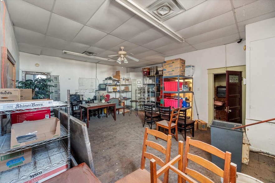 More Photos Of 107 S Beaton St, Corsicana Storefront For Sale