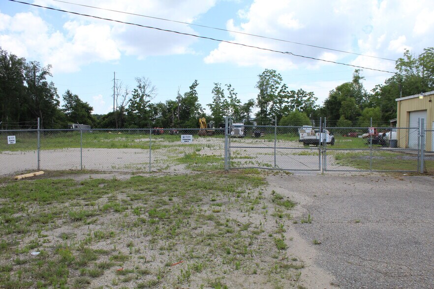 More Photos Of 6721 Old Rock Rd, Theodore General Retail For Lease