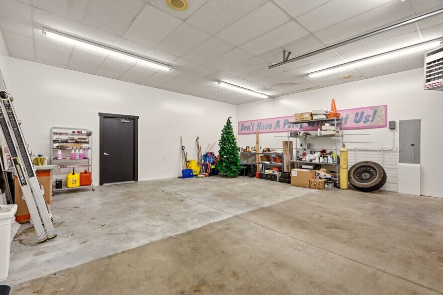 More Photos Of 2607 N Division St, Spokane Freestanding For Lease