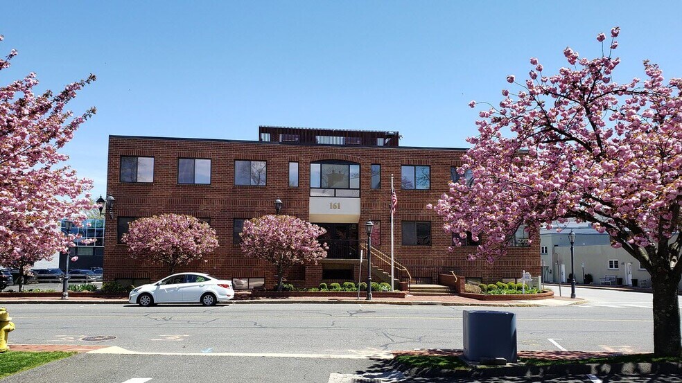 More Photos Of 161 Cherry St, New Canaan Office For Lease