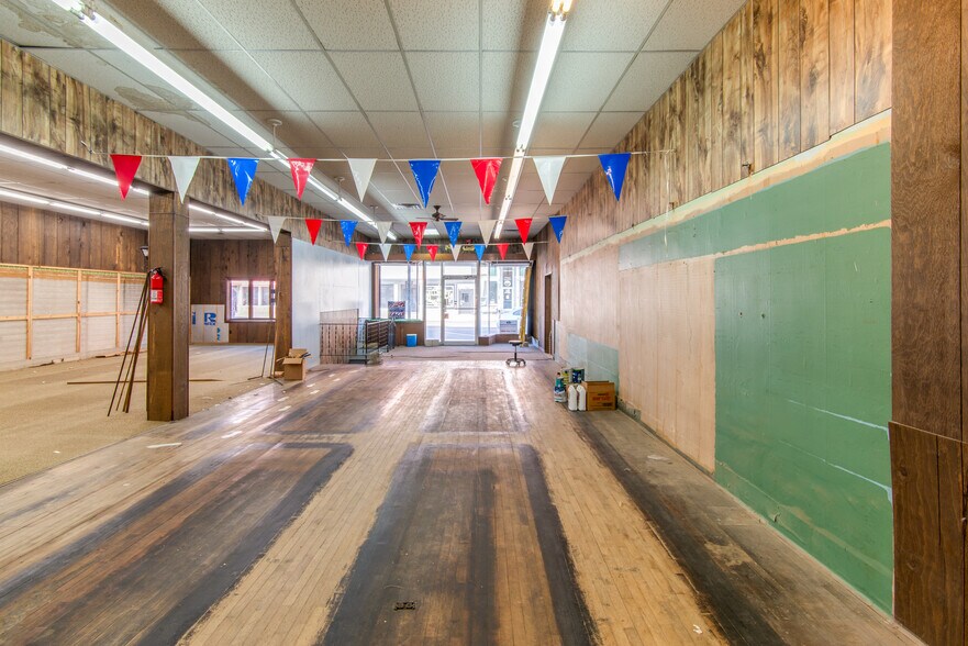 More Photos Of 128-130 N Mill St, Saint Louis General Retail For Sale