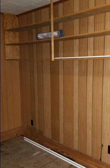 More Photos Of 734 N Greenwood Ave, Ware Shoals General Retail For Sale