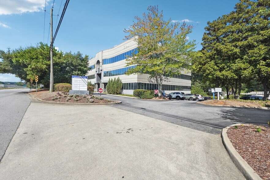 More Photos Of 3190 Northeast Expy, Chamblee Office For Lease