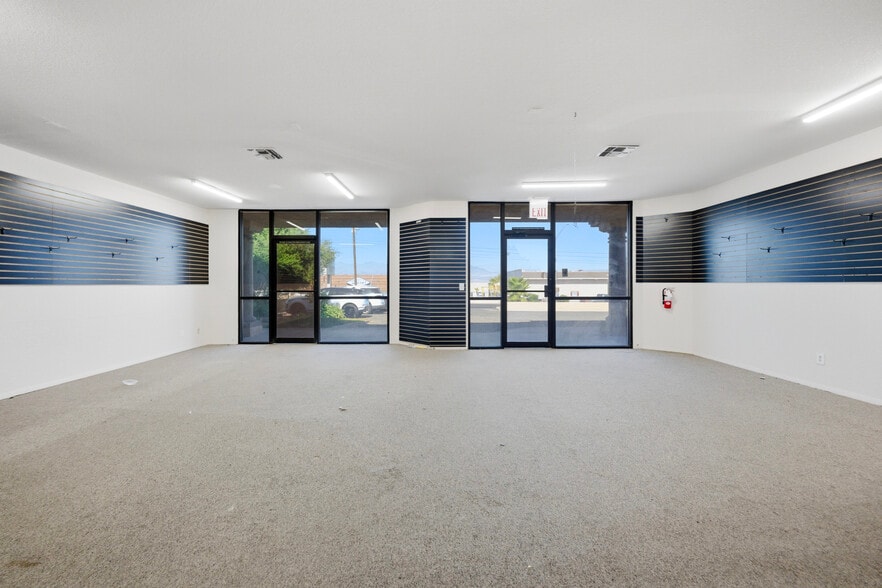 More Photos Of 3712 Highway 95, Bullhead City General Retail For Lease