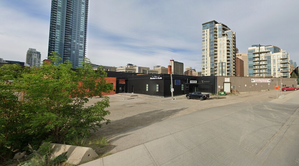 Primary Photo Of 417 Riverfront Av SE, Calgary Restaurant For Lease
