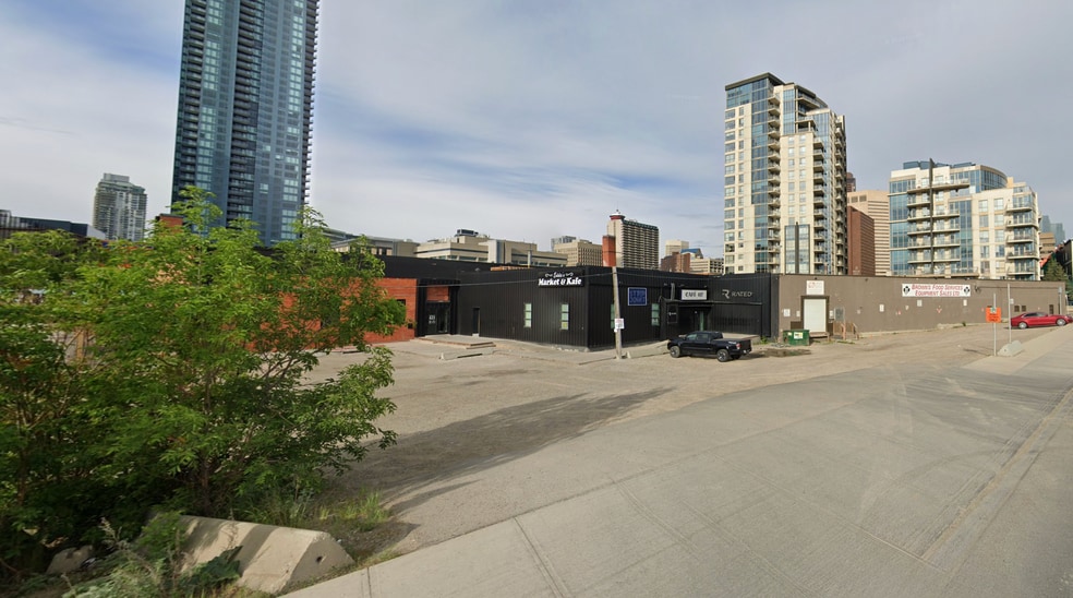 More Photos Of 417 Riverfront Av SE, Calgary Restaurant For Lease