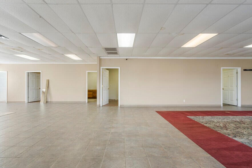 More Photos Of 26400 E 111th St S, Coweta Flex For Sale