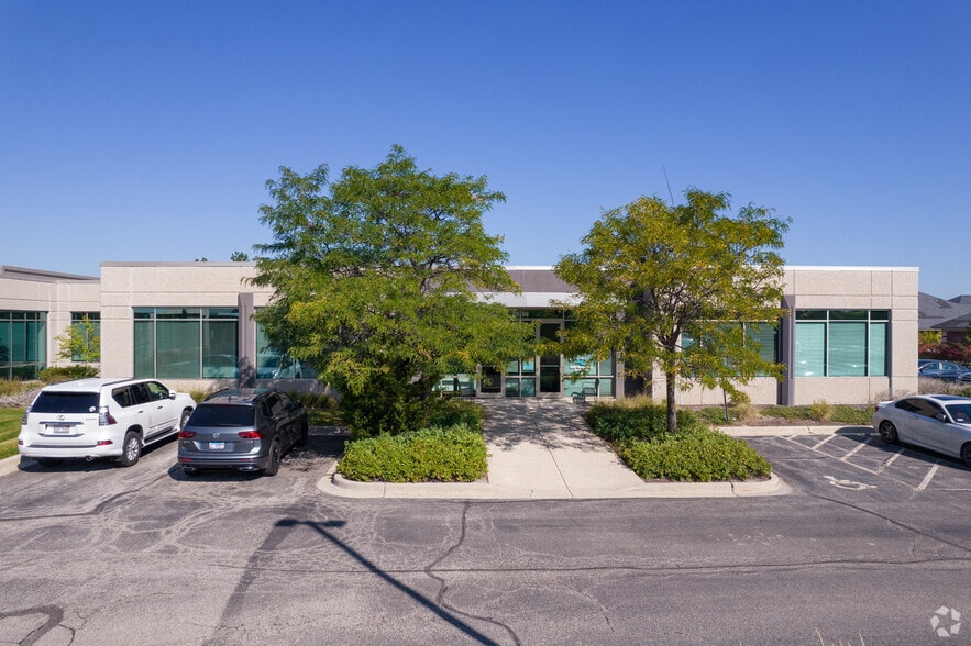 More Photos Of 2350 Ravine Way, Glenview Medical For Lease
