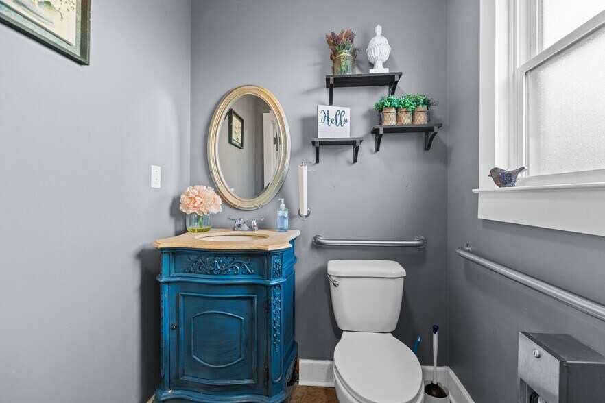 More Photos Of 316 Beech St, Morristown Office For Sale