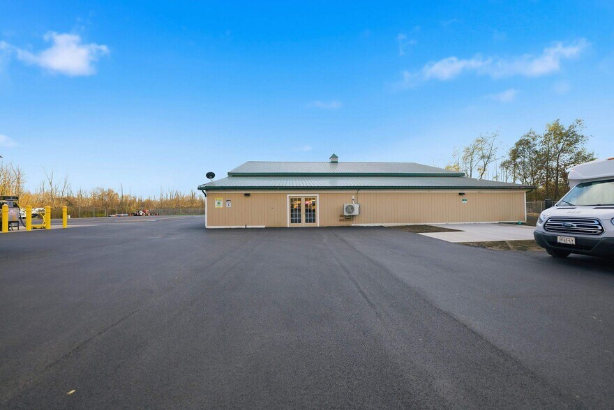 More Photos Of 6700 Martin St, Rome Flex For Sale